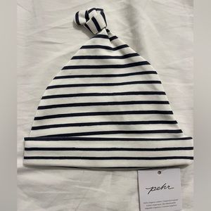NWT Pehr Knot Hat size 0-6 months